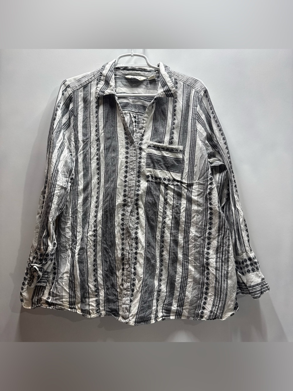 Caffe Marrakesh Women’s Black and White Patterned Button-Up Shirt